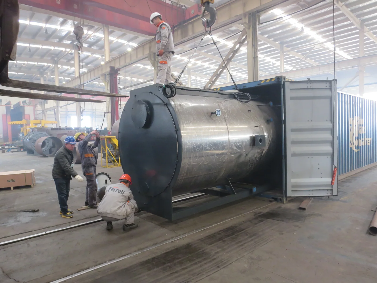 Pressure vessel assembly